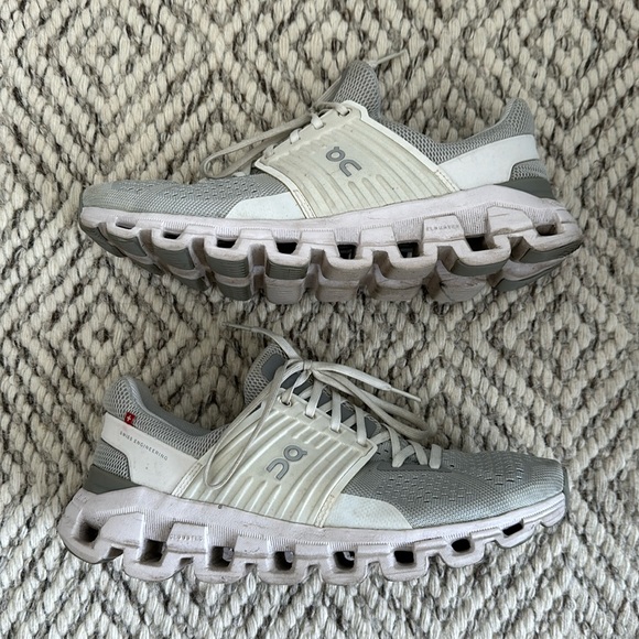 On Running Cloudswift White & Grey Sneakers - Picture 1 of 3